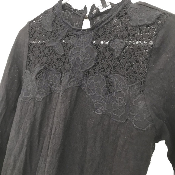 Lucky Brand Lace Detail Top - Picture 2 of 4